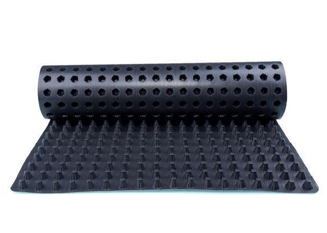 塑料排水板在樓頂花園上的應(yīng)用，緩解熱島效應(yīng)，除霧霾改生態(tài)